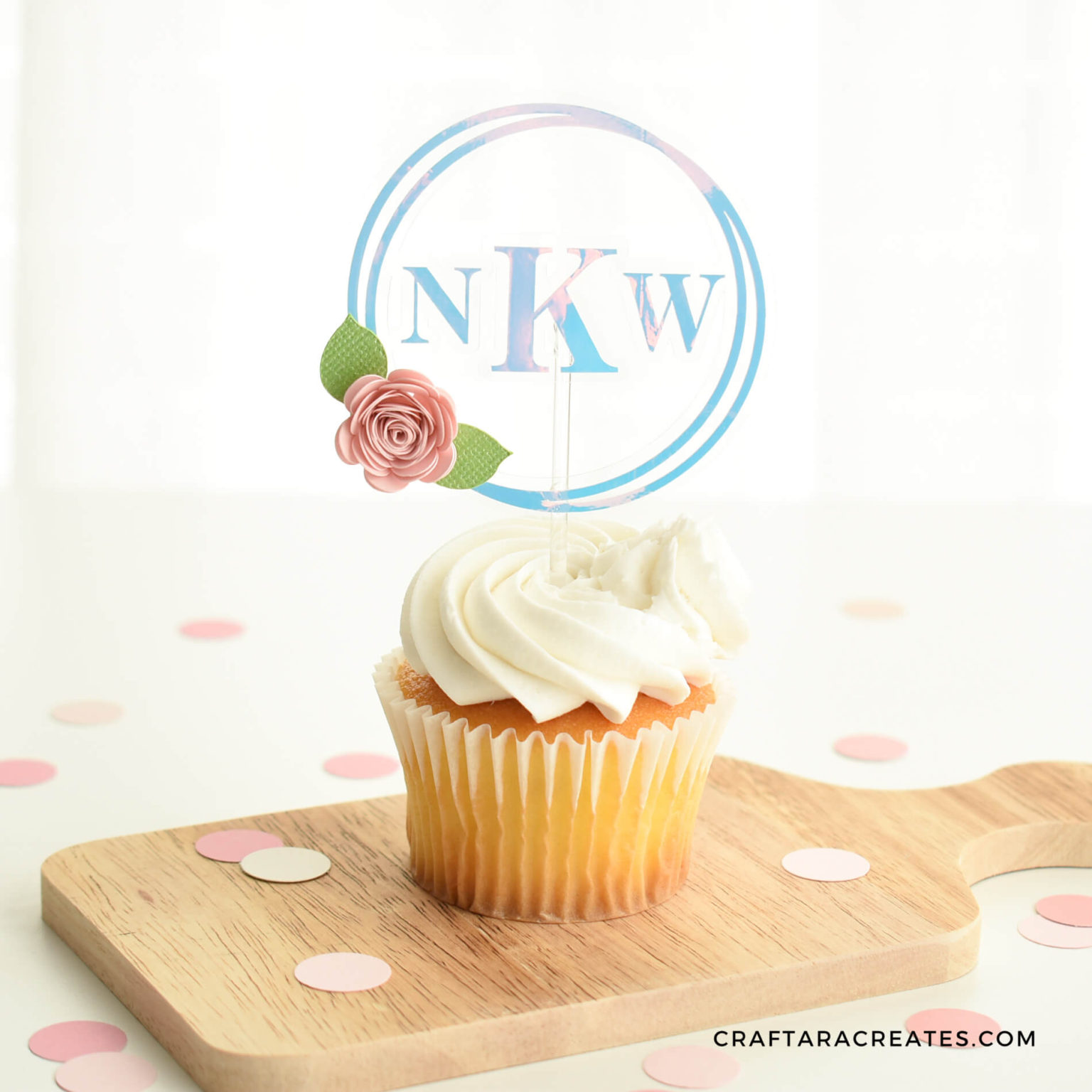 cupcake topper monogram with Cricut